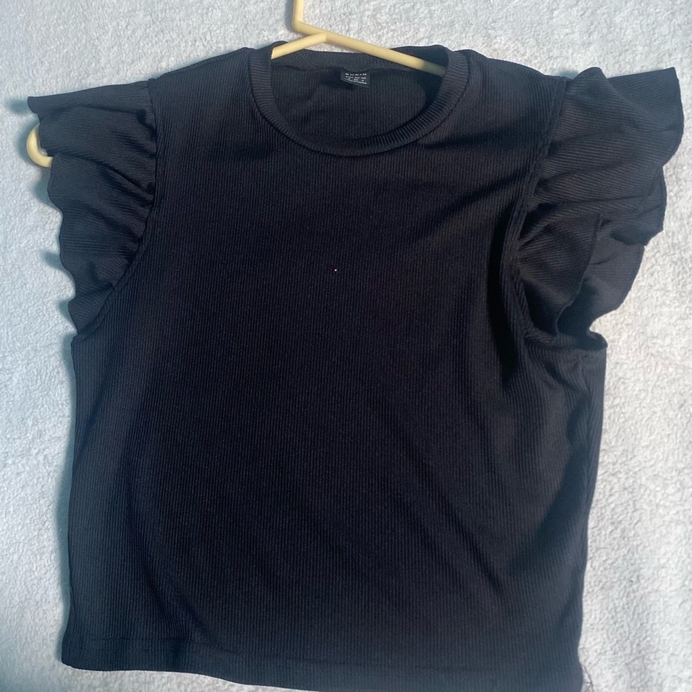 SHEIN Black Ruffle Sleeve Tee